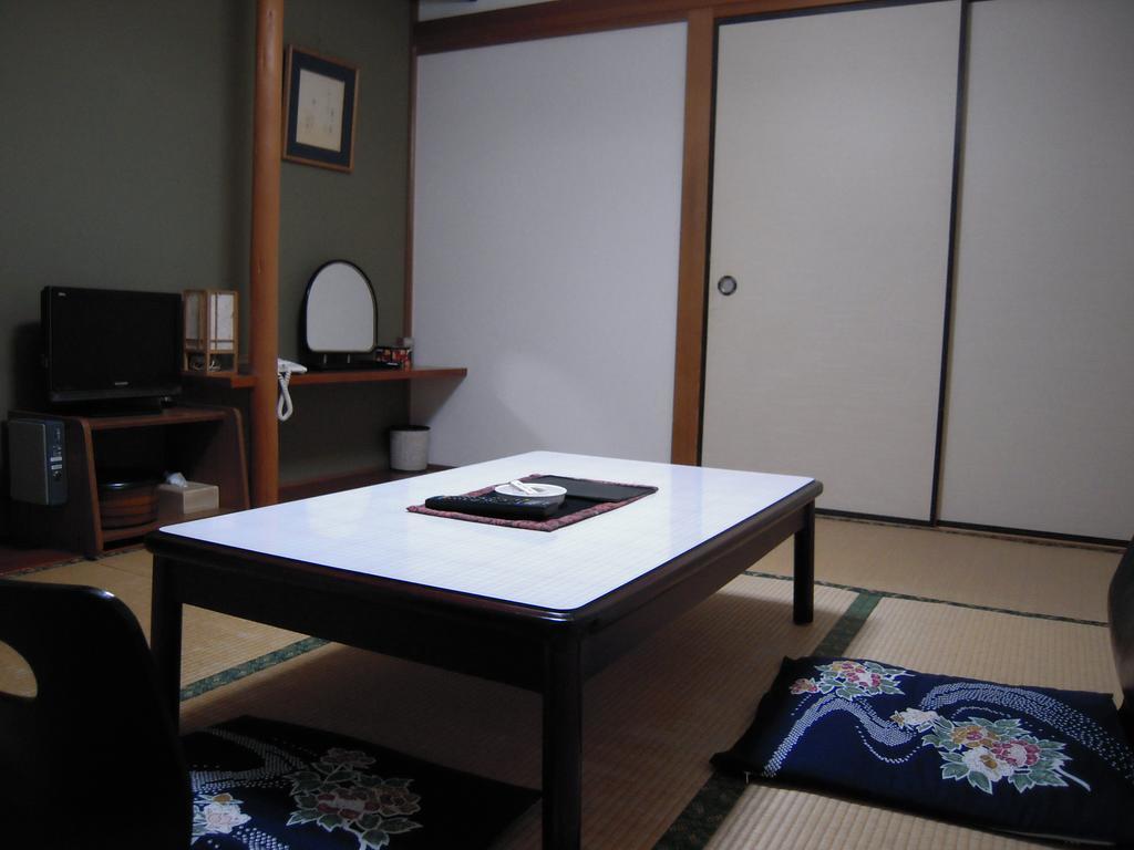 Ryokan Marue Honkan Hitoyoshi Zewnętrze zdjęcie